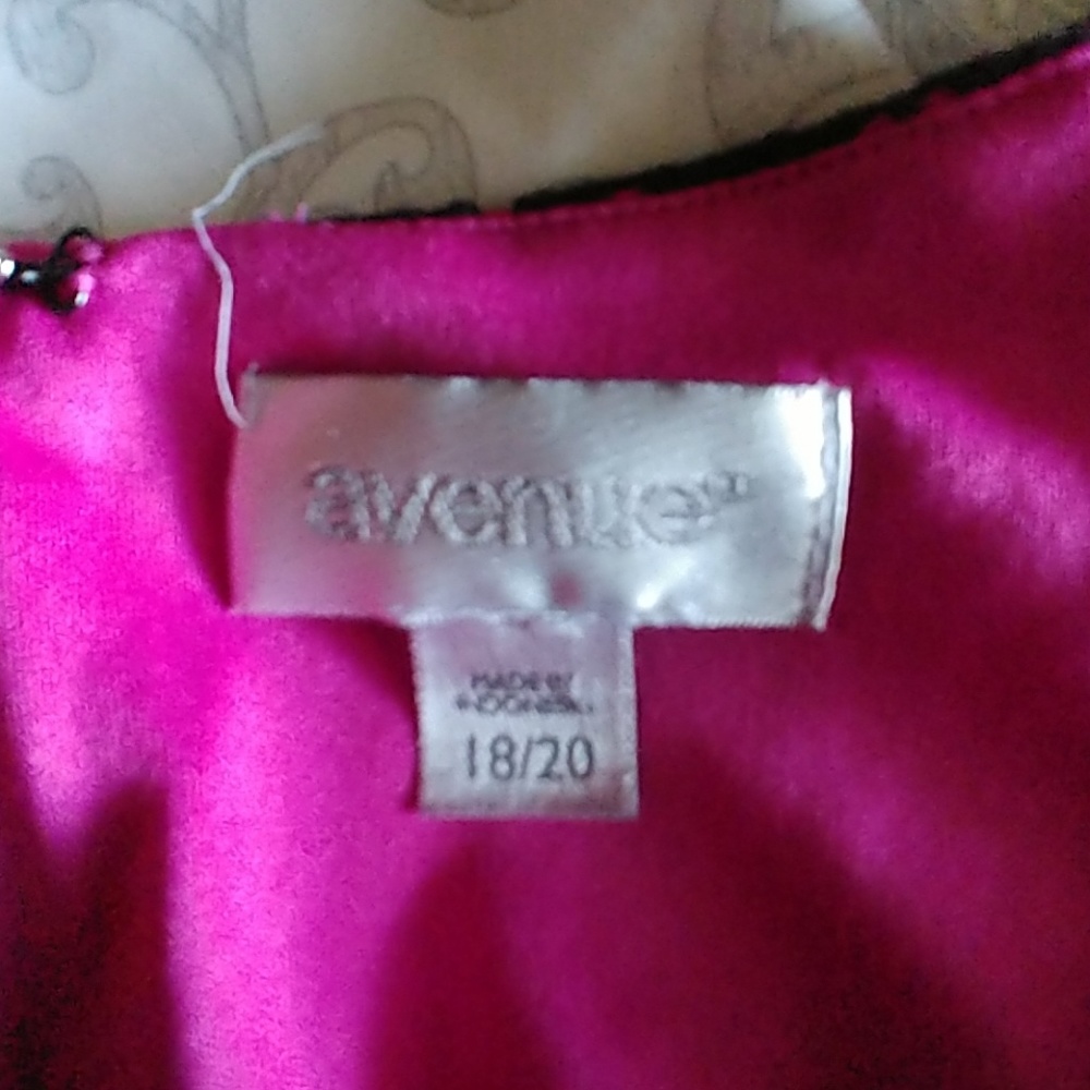 Dress - Picture 4 of 4